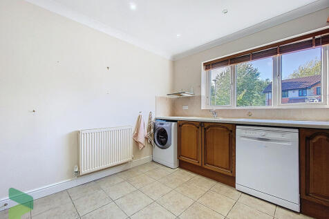 Fitted Dining Kit...