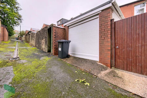 Attached Garage (...