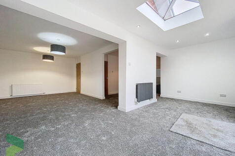 Open Plan Sitting...