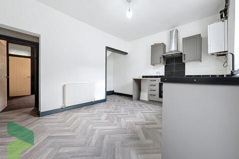 Fully Fitted Kitc...