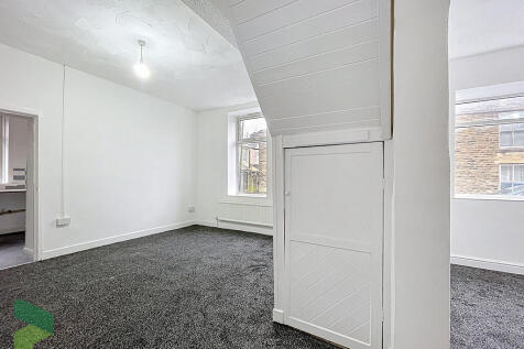 Sitting room or d...