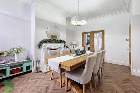 Dining room/sitti...