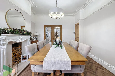 Dining room/sitti...