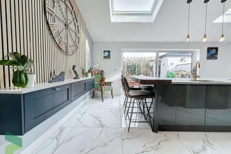 Breakfast kitchen...