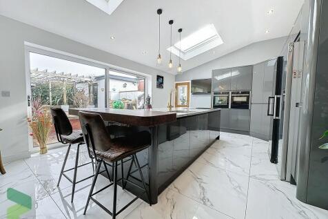 Breakfast kitchen...