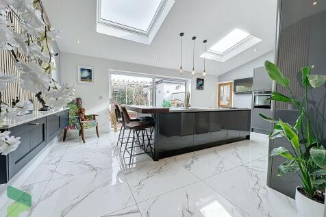 Breakfast kitchen...