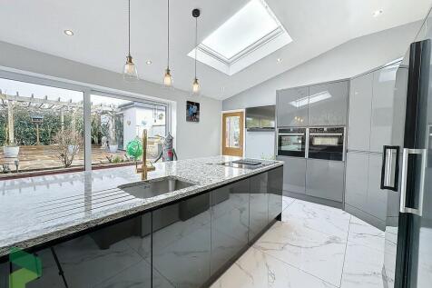 Breakfast kitchen...