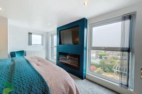 Main bedroom 2nd ...