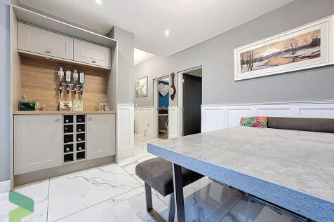 DRINKS STATION