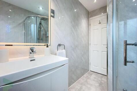 Ensuite Shower Ro...