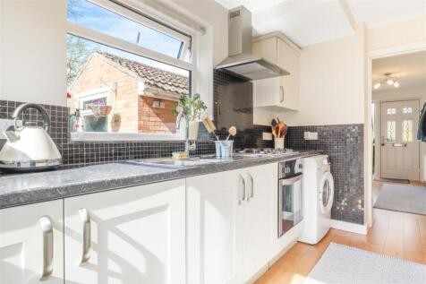 Kitchen/ Dining Room