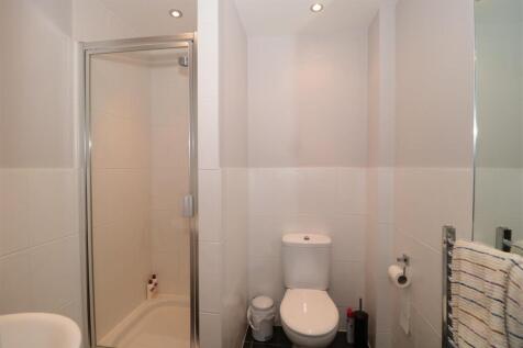 EN SUITE SHOWER ROOM
