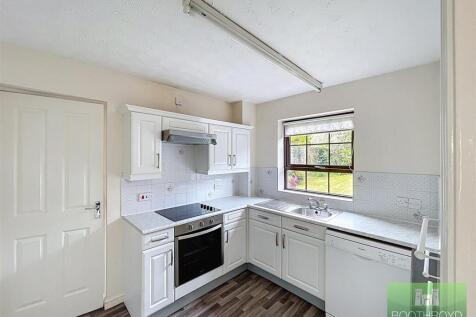 FITTED KITCHEN