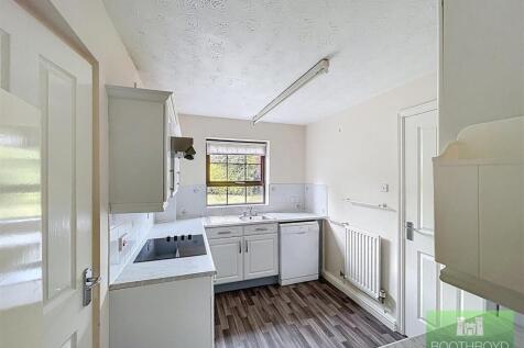 FITTED KITCHEN
