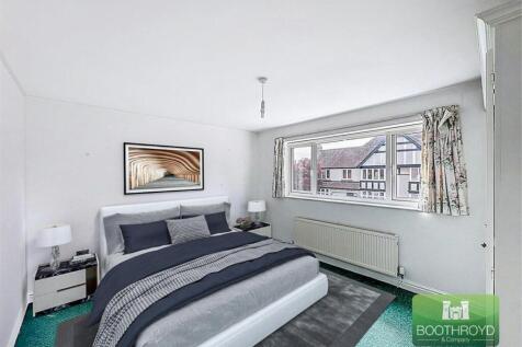 Bedroom 2 (5).jpg