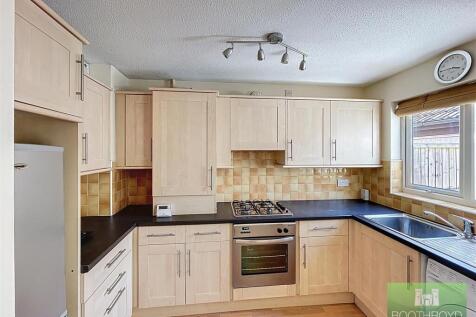 FITTED KITCHEN