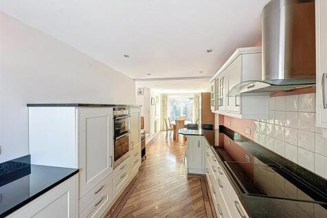 Fitted Kitchen