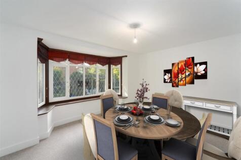 FAMILY/ DINING ROOM