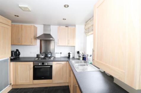 FITTED KITCHEN