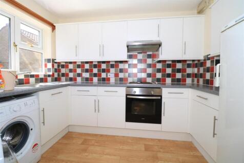 FITTED KITCHEN