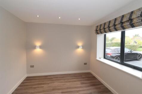 SNUG/4TH BEDROOM