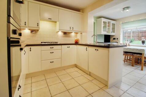 Kitchen/ Dining Room