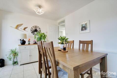 Kitchen/ Dining Room
