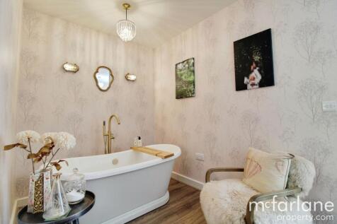 Master Bedroom &amp; En-suite
