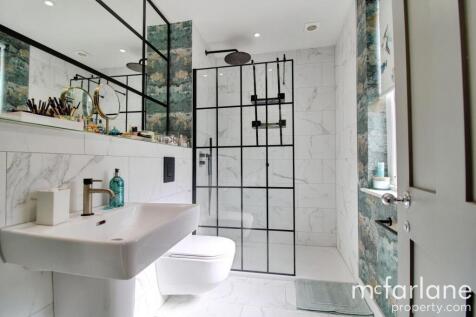 Master Bedroom &amp; En-suite