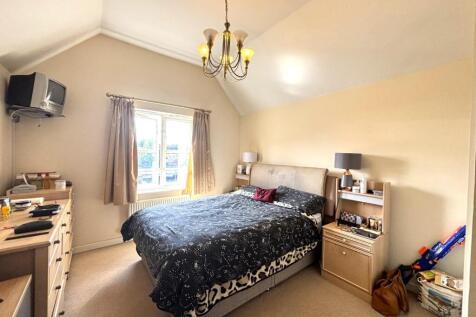 Bedroom 1.jpeg