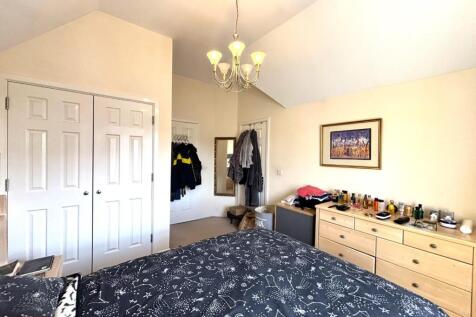 Bedroom 1_1.jpeg