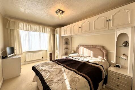 Bedroom 1.jpeg