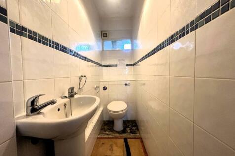 Downstairs toilet.jpeg