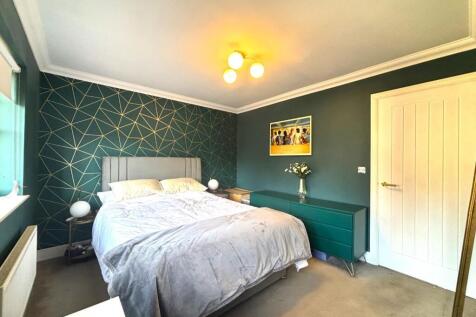 Bedroom 1.jpeg