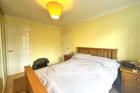 Bedroom 1_1.jpeg