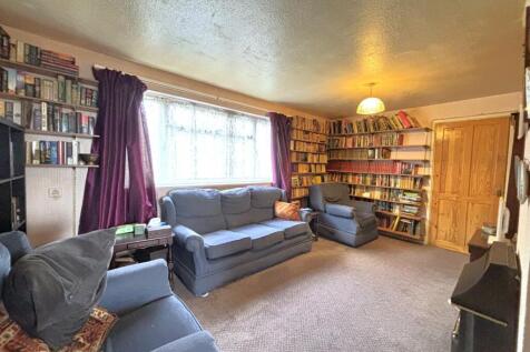 Living Room_1.jpeg