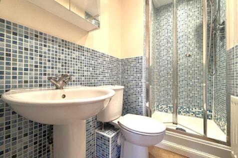 Ensuite.jpeg