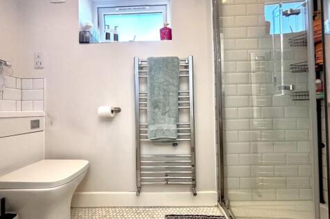 Ensuite.jpeg