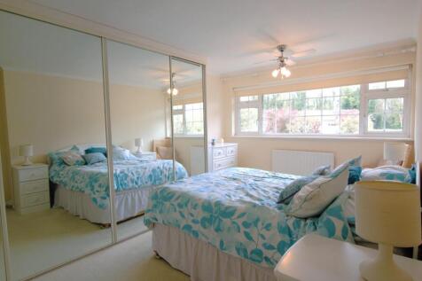 Bedroom 1.jpg