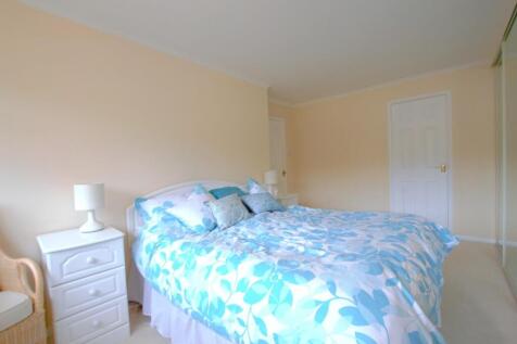 Bedroom 1_1.jpg