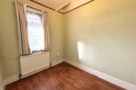 Bedroom 4.jpeg