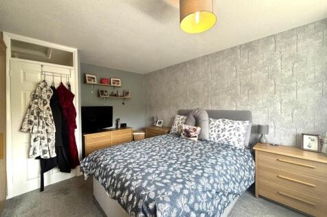 Bedroom 1.jpeg