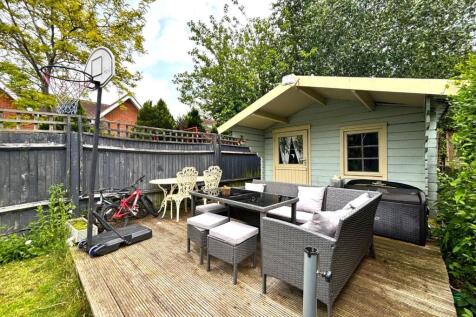 Decking Area.jpeg