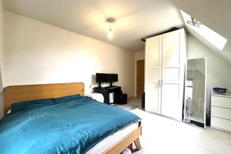 Bedroom 1_1.jpeg