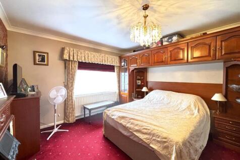 Bedroom 1.jpeg