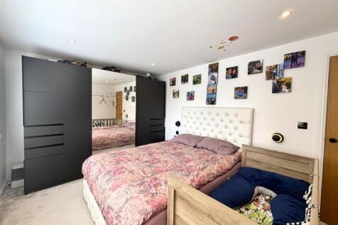Bedroom 1.jpeg