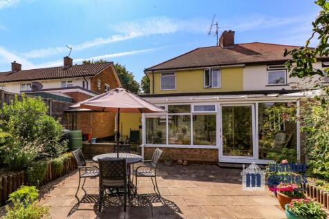 39 Sish Lane, Stevenage, SG1-12.jpg