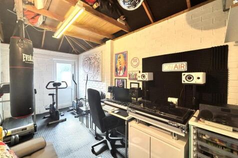 Garage.jpeg