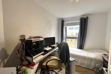 Bedroomm 2.jpeg