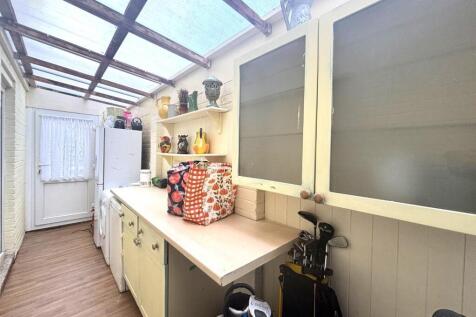 Leanto.jpeg